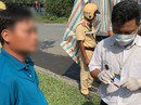 VIDEO: Bị phát hiện dương tính với ma tuý, tài xế nói chỉ uống thuốc trị... ho (!?) VIDEO: Bị phát hiện dương tính với ma tuý, tài xế nói chỉ uống thuốc trị... ho (!?)
