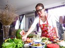 Đừng để Tết trở thành nỗi ám ảnh của phụ nữ Đừng để Tết trở thành nỗi ám ảnh của phụ nữ