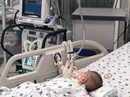 Bé trai uống nhầm thuốc trừ sâu đựng trong chai trà xanh C2 Bé trai uống nhầm thuốc trừ sâu đựng trong chai trà xanh C2