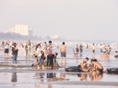 Biển Sầm Sơn sôi động ngày đầu năm Biển Sầm Sơn sôi động ngày đầu năm
