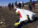 Rơi máy bay ở Ethiopia: Điều tra lực tác động bất thường, Boeing 737 Max 8 bị nhiều nước "soi" Rơi máy bay ở Ethiopia: Điều tra lực tác động bất thường, Boeing 737 Max 8 bị nhiều nước "soi"