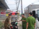 TP HCM: Công an đang lấy lời khai nam thanh niên nghi ngáo đá sát hại 4 người TP HCM: Công an đang lấy lời khai nam thanh niên nghi ngáo đá sát hại 4 người