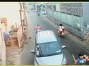 Clip: Người đàn ông bị côn đồ tấn công kinh hoàng ở Hóc Môn Clip: Người đàn ông bị côn đồ tấn công kinh hoàng ở Hóc Môn