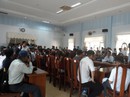 Vụ vây công ty đòi sổ đỏ: Hàng trăm người kéo đến trụ sở tiếp dân nhờ can thiệp Vụ vây công ty đòi sổ đỏ: Hàng trăm người kéo đến trụ sở tiếp dân nhờ can thiệp
