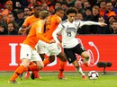 Đức chặn đứng "lốc da cam", á quân World Cup lại gục ngã Đức chặn đứng "lốc da cam", á quân World Cup lại gục ngã