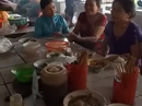 Tiểu thương tổ chức nấu ăn, quay video kêu gọi đừng quay lưng với thịt heo sạch Tiểu thương tổ chức nấu ăn, quay video kêu gọi đừng quay lưng với thịt heo sạch