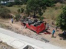 Xe chở đoàn khách Hàn Quốc gặp nạn ở Bình Thuận Xe chở đoàn khách Hàn Quốc gặp nạn ở Bình Thuận