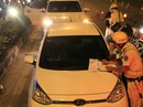 Gặp chốt CSGT, tài xế dùng chiêu đổi tài, xin uống nước nhưng vẫn bị giam xe Gặp chốt CSGT, tài xế dùng chiêu đổi tài, xin uống nước nhưng vẫn bị giam xe