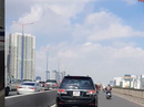 Chủ nhân xế hộp ngang nhiên chạy vào làn xe máy trên cầu Sài Gòn là ai? Chủ nhân xế hộp ngang nhiên chạy vào làn xe máy trên cầu Sài Gòn là ai?