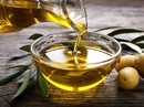 9 lý do phụ nữ nên có một chai dầu ô liu trong nhà 9 lý do phụ nữ nên có một chai dầu ô liu trong nhà