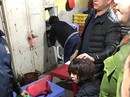Gã đàn ông dùng súng tấn công chồng, uy hiếp vợ ở Hà Nội Gã đàn ông dùng súng tấn công chồng, uy hiếp vợ ở Hà Nội