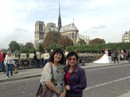 Nghệ sĩ bàng hoàng trước ngọn lửa bùng lên từ Nhà thờ Đức Bà Paris Nghệ sĩ bàng hoàng trước ngọn lửa bùng lên từ Nhà thờ Đức Bà Paris