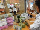 Ngân hàng đua hút tiền gửi, lãi vay vẫn ổn định Ngân hàng đua hút tiền gửi, lãi vay vẫn ổn định