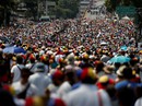 Venezuela: Hàng chục ngàn người biểu tình đòi điện, nước Venezuela: Hàng chục ngàn người biểu tình đòi điện, nước