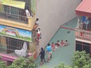 Cháy ở trường mầm non, người dân bắc thang giải cứu hàng chục trẻ Cháy ở trường mầm non, người dân bắc thang giải cứu hàng chục trẻ