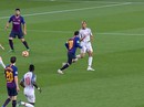 Báo chí Anh "tố" Messi chơi bẩn trước siêu phẩm đá phạt Báo chí Anh "tố" Messi chơi bẩn trước siêu phẩm đá phạt