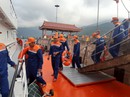 Vượt 200 hải lý cứu nạn kịp thời 52 ngư dân Quảng Nam gặp nạn trên biển Vượt 200 hải lý cứu nạn kịp thời 52 ngư dân Quảng Nam gặp nạn trên biển