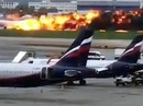 Nga: Máy bay bốc cháy khi hạ cánh, 41 người thiệt mạng Nga: Máy bay bốc cháy khi hạ cánh, 41 người thiệt mạng