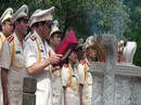Dòng người xúc động viếng mộ Đại tướng Võ Nguyên Giáp ngày 7-5 Dòng người xúc động viếng mộ Đại tướng Võ Nguyên Giáp ngày 7-5