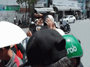Bị nghi diễn để quay phim khi làm từ thiện, "thánh livestream" Lê Dương Bảo Lâm nói gì? Bị nghi diễn để quay phim khi làm từ thiện, "thánh livestream" Lê Dương Bảo Lâm nói gì?