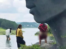 Hết giành chỗ chụp hình lại vô tư phóng uế ở hồ Vô Cực - Đà Lạt Hết giành chỗ chụp hình lại vô tư phóng uế ở hồ Vô Cực - Đà Lạt