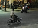 Người chạy xích lô "chặt chém" du khách Nhật đến công an trình diện