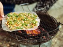 Ngây ngất với bánh tráng nướng chùa Thầy