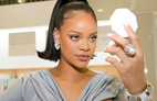 Ca sĩ Rihanna: nữ tỷ phú tự thân trẻ nhất Mỹ