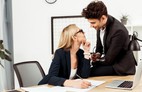 Trúng phải tiếng sét tình công sở, nên làm sao?