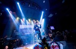 Ca sĩ Gia Huy hát “cực sung” trong tiệc sinh nhật