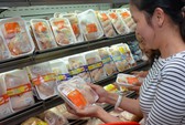 Khuyến cáo không nên mua “gà mái đẻ” 40.000 – 50.000 đồng/kg bán lề đường