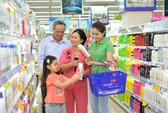 Bánh tét, chả hoa nóng hổi từ Trà Vinh vào hệ thống phân phối TP HCM
