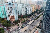 Đua xây nhà, hạ tầng đuối sức