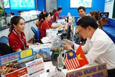 Nhiều ngân hàng treo thưởng hàng tỉ đồng cho tuyển Việt Nam