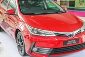 Toyota Camry 2019 vừa ra mắt, đại lý đã tung chiêu