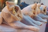 Siêu thị bán gà dai Hàn Quốc giá rẻ vì