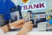 Giá USD tiếp tục tăng, vàng lao dốc