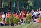 Chùm ảnh học sinh rủ nhau xem Olympic Việt Nam tập luyện