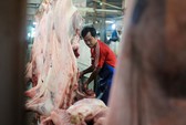Phó Thủ tướng yêu cầu ngăn chặn đầu cơ thịt heo