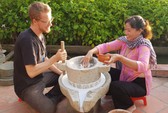 Nông dân làng hoa Sa Đéc bỏ tiền túi làm du lịch