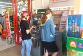 Khuyến khích miễn giảm phí, hoàn tiền khi thanh toán điện, nước, học phí… qua ATM, POS