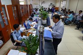 Ngà voi châu Phi đội lốt tôm hùm qua đường hàng không