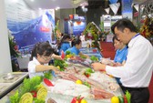 Phát hiện hàng hóa từ Trung Quốc vừa cập bến đã có sẵn mác