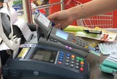 Lách luật rút tiền thẻ tín dụng