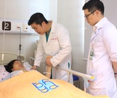 Ngoạn mục ca vừa bít máu não, vừa "vượt cạn" sinh con