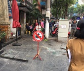 Tấm kính từ tầng cao của khách sạn bất ngờ rơi trúng 3 người bên dưới