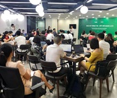 Khen thưởng để giữ chân nhân viên