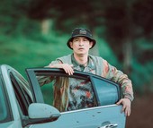 Huy Khánh phải đưa vợ con rời rạp trong buổi ra mắt phim