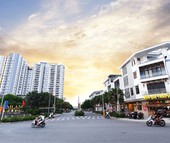 Căn hộ tầm trung ít hàng, đội giá