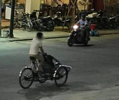 Người chạy xích lô "chặt chém" du khách Nhật đến công an trình diện